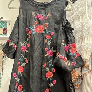 Small embroidered shoulder peeking top